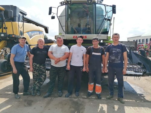 Әтнә районының алдынгы комбайнчылары, эш нәтиҗәләре