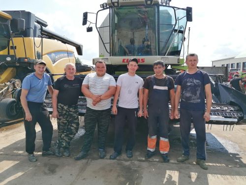 Әтнә районының алдынгы комбайнчылары, эш нәтиҗәләре