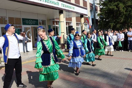 Әтнә авыл хуҗалыгы техникумында беренче сентябрь - Белем бәйрәме