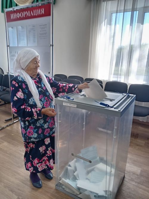 1003 сайлау участогында беренче сайлаучылар