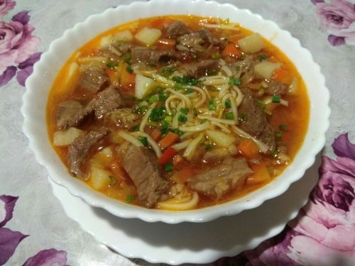 Лариса Шәвәлиевадан лагман ашы рецепты