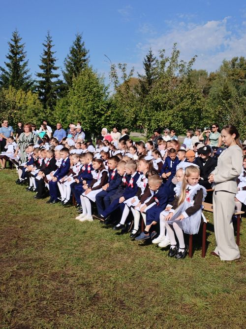 Яшь педагогларга стимул түләвен 10 000 сумга кадәр арттырырга планлаштыралар