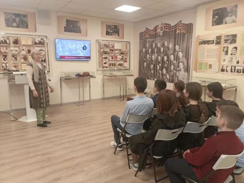 Сибгать Хәким музеенда укучылар  өчен «Талант» исеме белән әдәби дәрес үтте