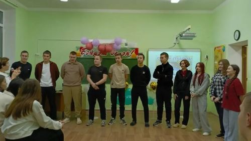 Күшәр мәктәбендә китапханә белән берлектә  студентлар белән очрашу булды