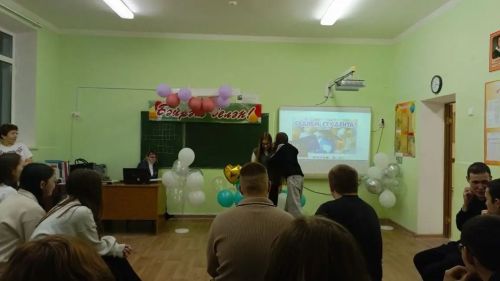 Күшәр мәктәбендә китапханә белән берлектә  студентлар белән очрашу булды