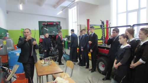 Габдулла Тукай исемендәге Әтнә авыл хуҗалыгы техникумына Олы Әтнә урта мәктәбенең 9 сыйныф укучылары экскурсиягә бардылар