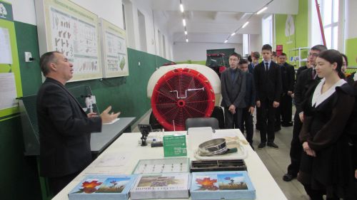 Габдулла Тукай исемендәге Әтнә авыл хуҗалыгы техникумына Олы Әтнә урта мәктәбенең 9 сыйныф укучылары экскурсиягә бардылар