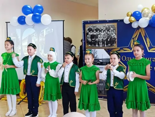 Бер гасырлык тарих:  Олы Мәңгәр мәктәбе