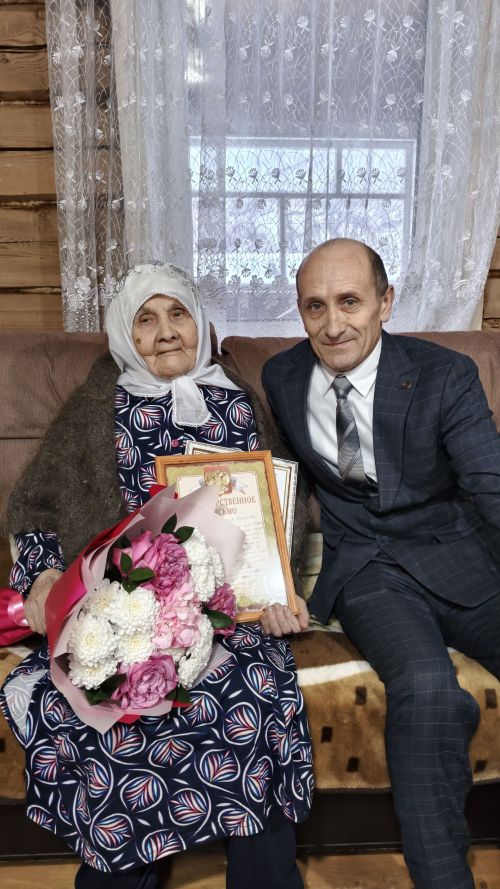 Нурсөя апа Хәкимовага - 90 яшь