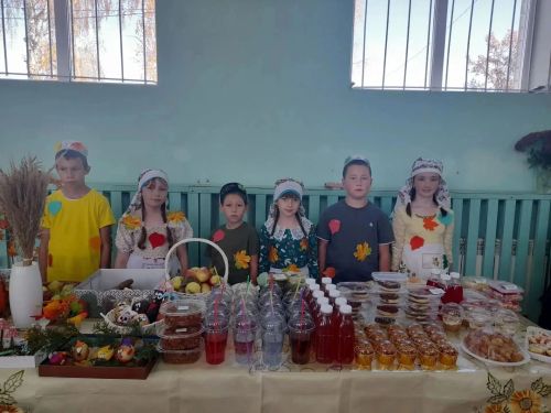 Күшәр төп белем мәктәбендә  «Хәйрия ярминкәсе» узды