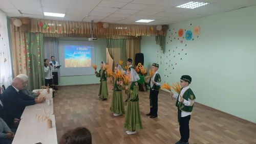 Бәрәскә мәктәбендә «Уңыш бәйрәме» булды
