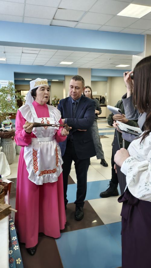 Бәрәзәдән Хөснетдиновлар нәселе зона турына юллама алды