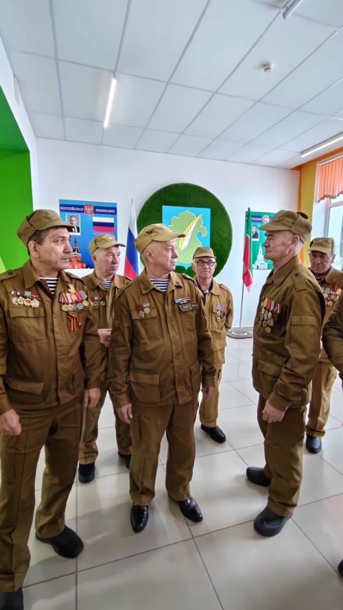 Әфганчы егетләре кабат бердәм булуларын күрсәттеләр