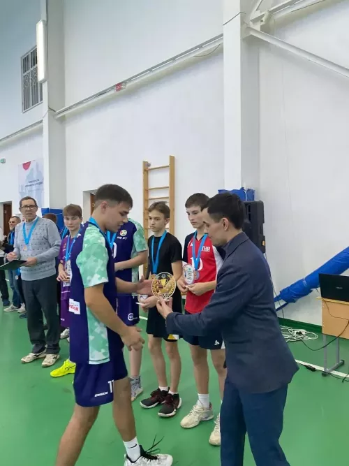 «Ашыт» спорт комплексында яшүсмерләр командалары арасында волейбол буенча Әтнә муниципаль районы беренчелеге булып узды