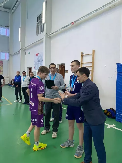 «Ашыт» спорт комплексында яшүсмерләр командалары арасында волейбол буенча Әтнә муниципаль районы беренчелеге булып узды