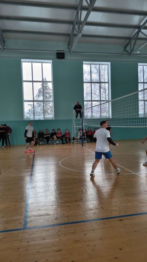 Яңа Шашы авылы җирлегенең Чишмәле Сап авылы спорт үзәгендә волейбол ярышы үтте