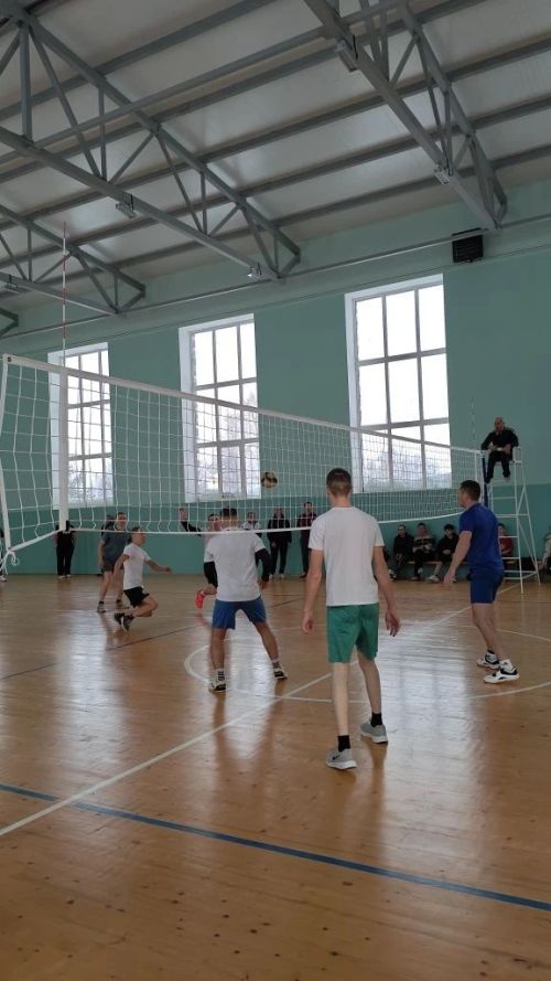 Яңа Шашы авылы җирлегенең Чишмәле Сап авылы спорт үзәгендә волейбол ярышы үтте
