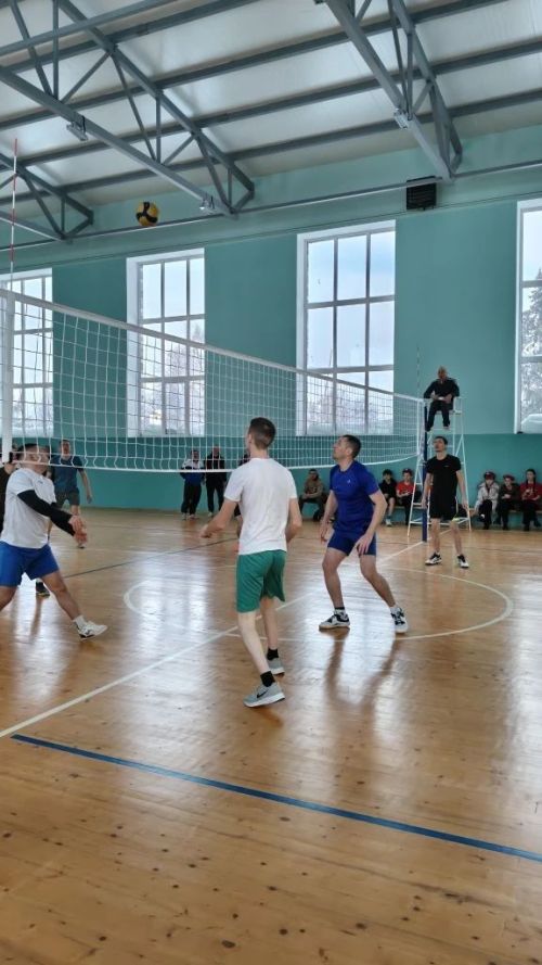 Яңа Шашы авылы җирлегенең Чишмәле Сап авылы спорт үзәгендә волейбол ярышы үтте