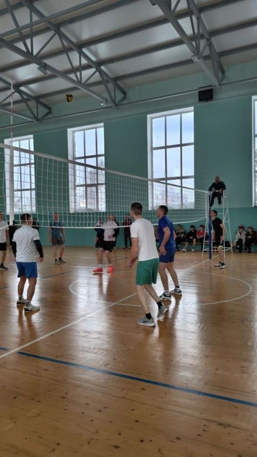 Яңа Шашы авылы җирлегенең Чишмәле Сап авылы спорт үзәгендә волейбол ярышы үтте