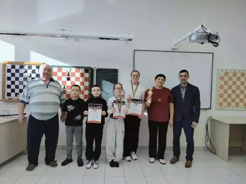 Әтнә районы укучылары арасында хәрби һәм хезмәт батырлыгы елына багышланган XX Спартакиада кысаларында классик шахмат ярышы узды