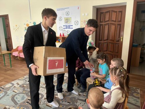 Күәм урта мәктәбендә «Уенчык бүләк ит» акциясе  үтте
