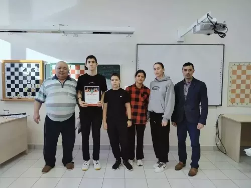 Әтнә районы укучылары арасында хәрби һәм хезмәт батырлыгы елына багышланган XX Спартакиада кысаларында классик шахмат ярышы узды