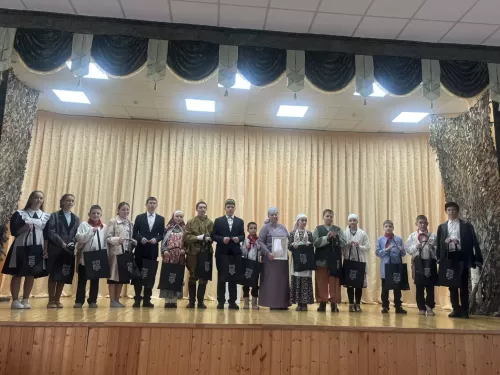 Күәм урта мәктәбе укучылары «Әти кадере» спектаклен күрсәтте
