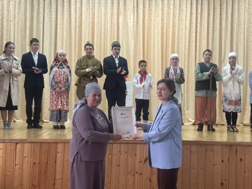 Күәм урта мәктәбе укучылары «Әти кадере» спектаклен күрсәтте