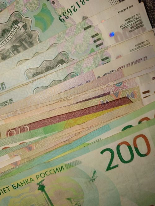 Бәйрәм көннәрендә эшләгән өчен югары тариф буенча түләргә тиешләр  - юрист