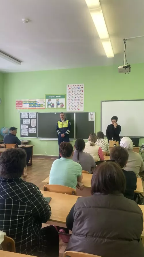 Юл иминлеге хезмәткәрләре мәктәпләргә чыктылар