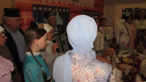 Габдулла Тукай исемендәге Әтнә татар дәүләт театрында “Эхо веков – Тарихта без эзлебез” исемле республика Шәҗәрәләр фестиваленең зона туры узды