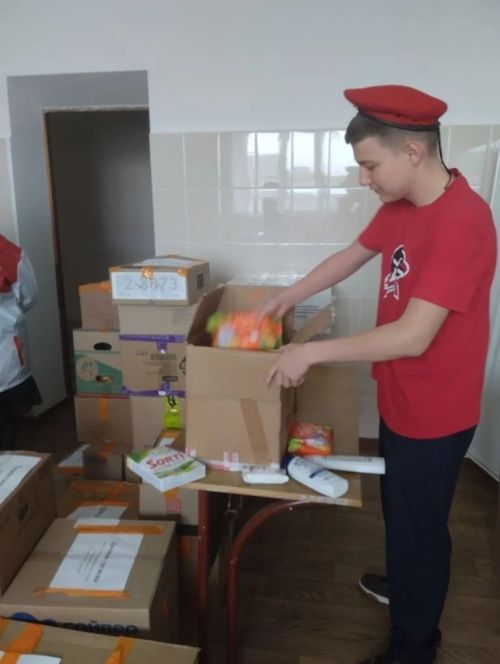 Олы Әтнә мәктәбендә махсус хәрби операция өчен гуманитар ярдәм җыю буенча акция узды