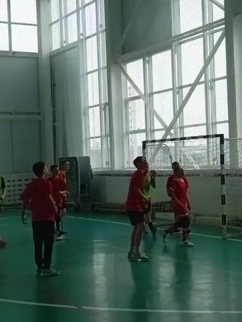 Мәктәп укучылары арасында мини-футбол ярышлары дәвам итте