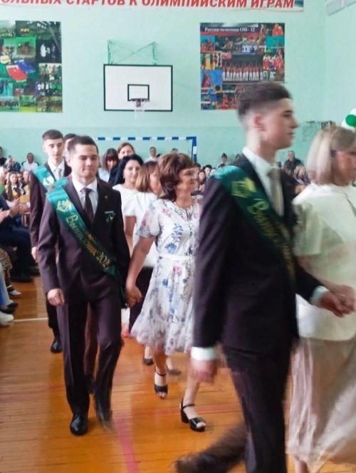 Олы Әтнә урта мәктәбендәге «Соңгы кыңгырау»дан фоторепортаж