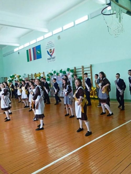 Олы Әтнә урта мәктәбендәге «Соңгы кыңгырау»дан фоторепортаж