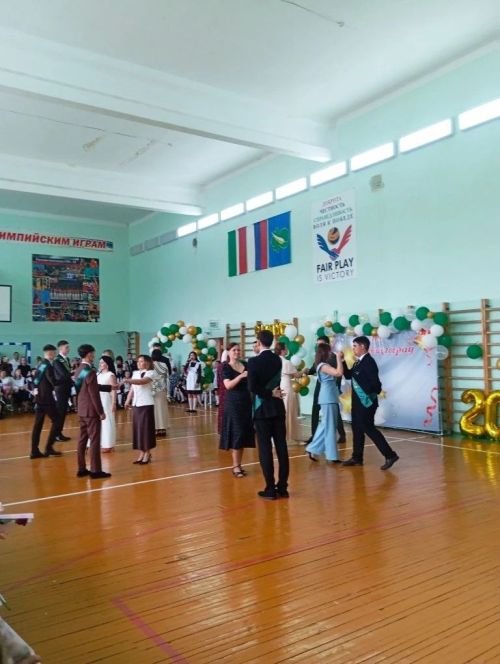 Олы Әтнә урта мәктәбендәге «Соңгы кыңгырау»дан фоторепортаж