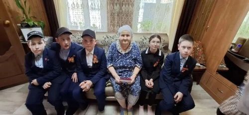Бөтенроссия «Җиңү кайтавазы» акциясе: күңел җылысы белән ясалган открыткалар