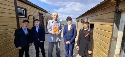 Бөтенроссия «Җиңү кайтавазы» акциясе: күңел җылысы белән ясалган открыткалар