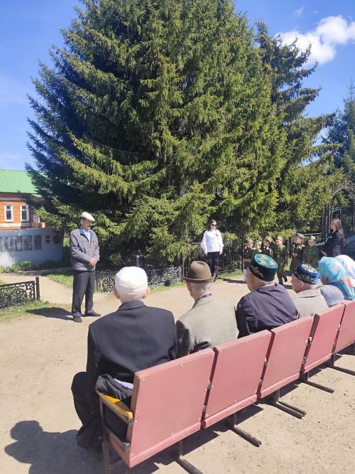 Дусым авылы һәйкәл каршында митинг үтте