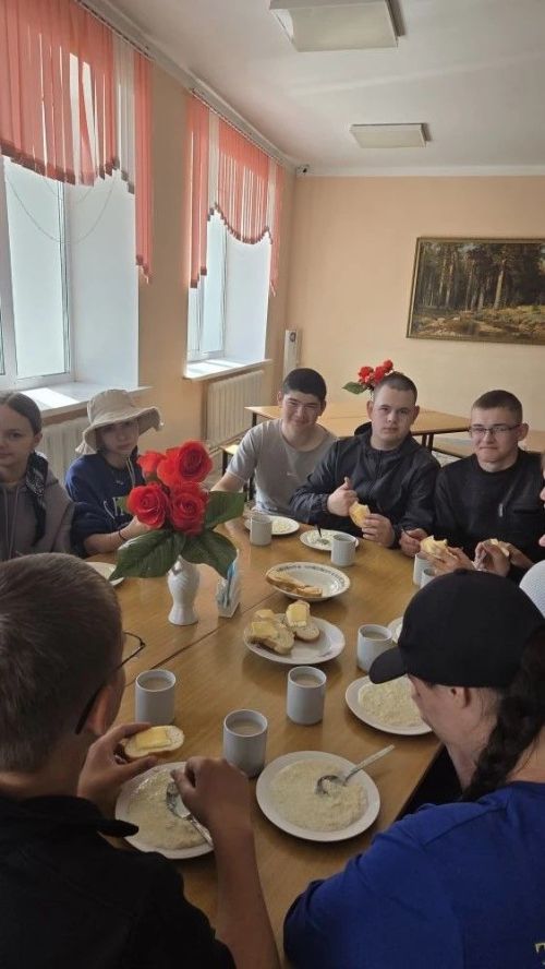 Олы Әтнә мәктәбендә 8 сыйныф укучылары өчен мәктәбебездә хезмәт һәм ял итү җәйге лагере эшли