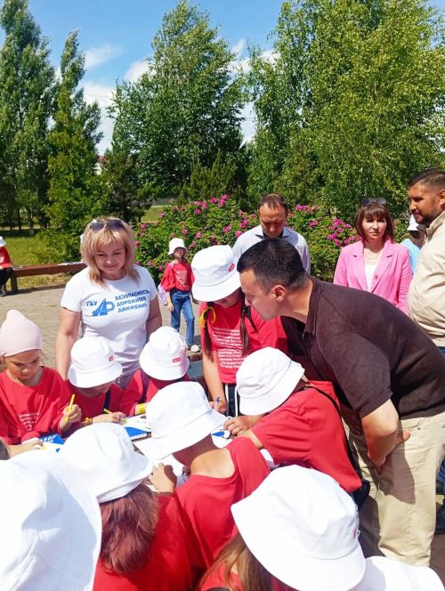 «Туган ягым» мәдәният һәм ял паркында Алдынгылар хәрәкәте мәктәп яны лагерьларында ял итүче балаларны матур чарага җыйды