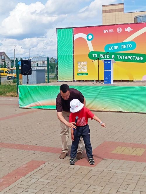 «Туган ягым» мәдәният һәм ял паркында Алдынгылар хәрәкәте мәктәп яны лагерьларында ял итүче балаларны матур чарага җыйды