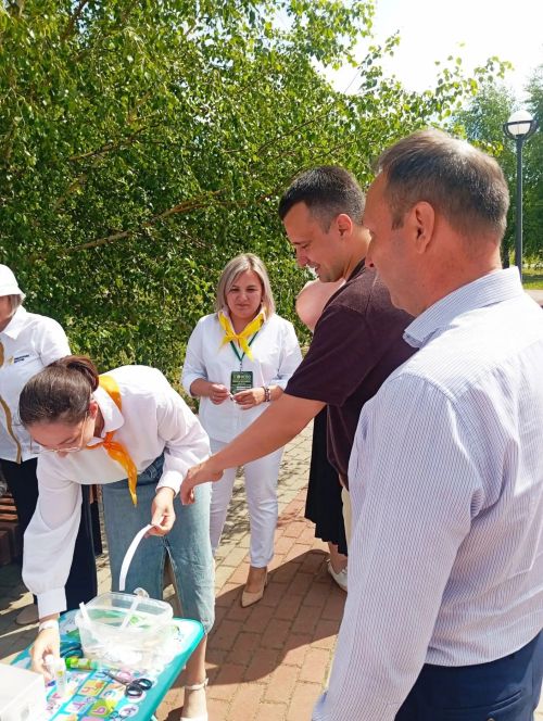 «Туган ягым» мәдәният һәм ял паркында Алдынгылар хәрәкәте мәктәп яны лагерьларында ял итүче балаларны матур чарага җыйды