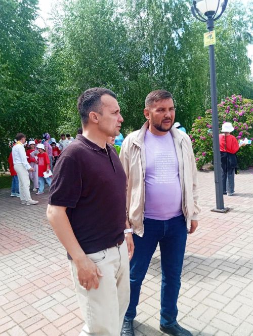 «Туган ягым» мәдәният һәм ял паркында Алдынгылар хәрәкәте мәктәп яны лагерьларында ял итүче балаларны матур чарага җыйды