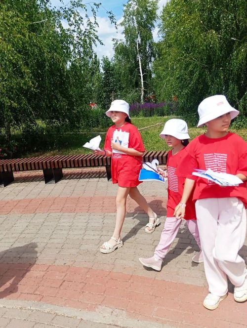 «Туган ягым» мәдәният һәм ял паркында Алдынгылар хәрәкәте мәктәп яны лагерьларында ял итүче балаларны матур чарага җыйды