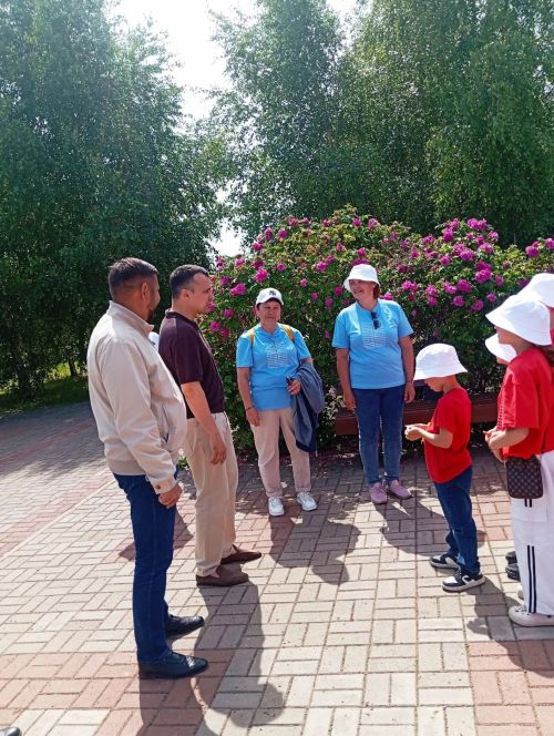 «Туган ягым» мәдәният һәм ял паркында Алдынгылар хәрәкәте мәктәп яны лагерьларында ял итүче балаларны матур чарага җыйды