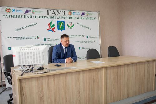Район үзәк больницасы коллективы яңа баш табиб белән танышты
