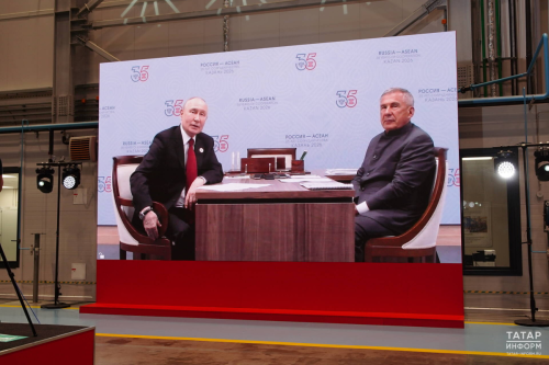 Путин Яшел Үзәндә сыекландырылган табигый газ өчен компрессорлар җитештерү заводын ачты