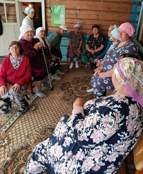 Айшияз авыл китапханәчесе медицина хезмәткәре белән очрашу оештырды