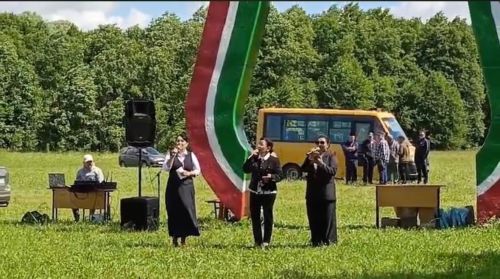 Әтнәнең барлык мәктәп укытучылары, балалар бакчалары тәрбиячеләре һәм хезмәткәрләре табигатьтә “Яшел педсовет”ка җыелды